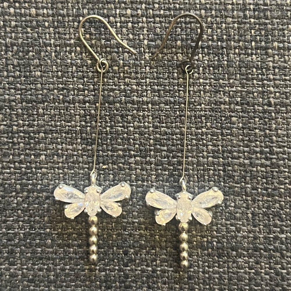 DAINTY BUTTERFLY DANGLY EARRINGS